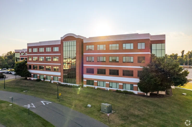 Water's Edge Corporate Campus photo 3